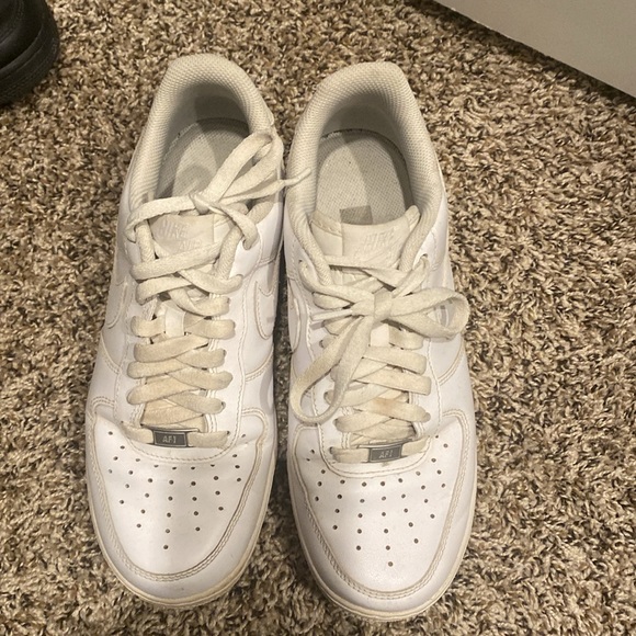 NIKE AIR FORCES - Picture 5 of 7